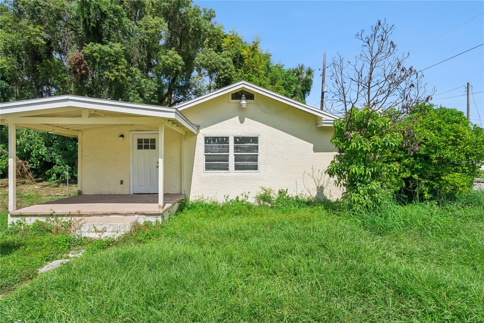 2112 Lee St Property Photo 5