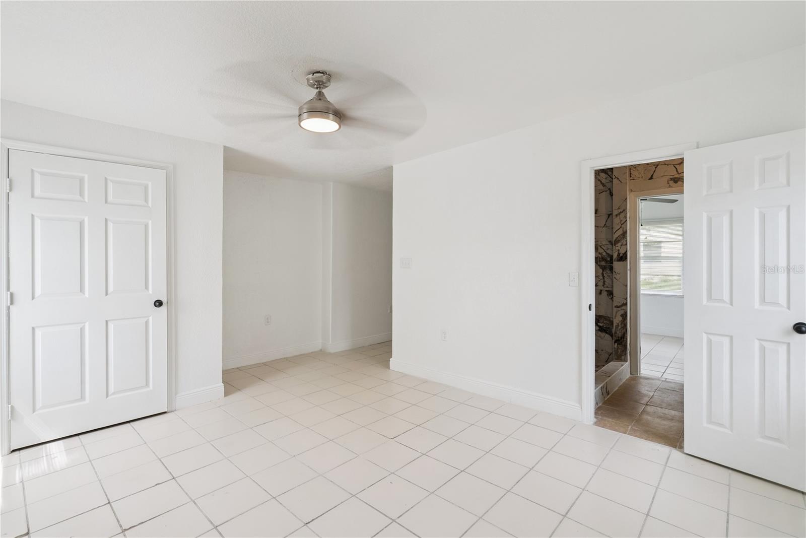 2112 Lee St Property Photo 21