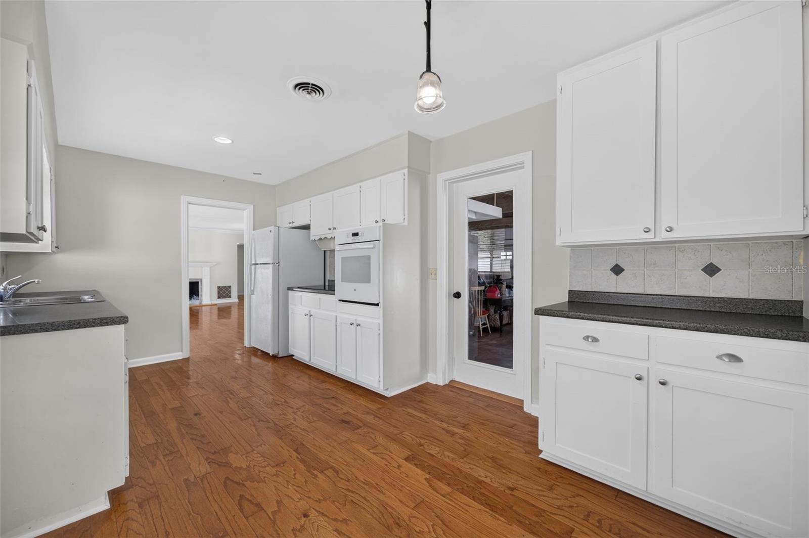 200 Seneca Trl Property Photo 16