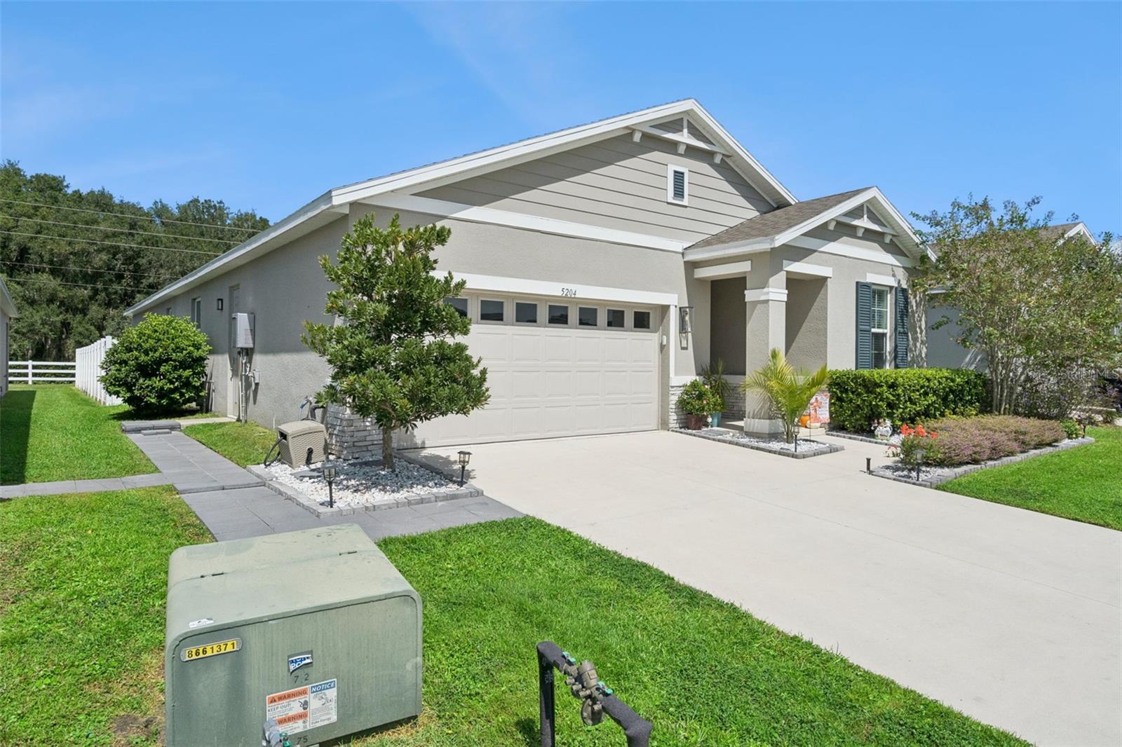 5204 Meadow Song Dr Property Photo 2