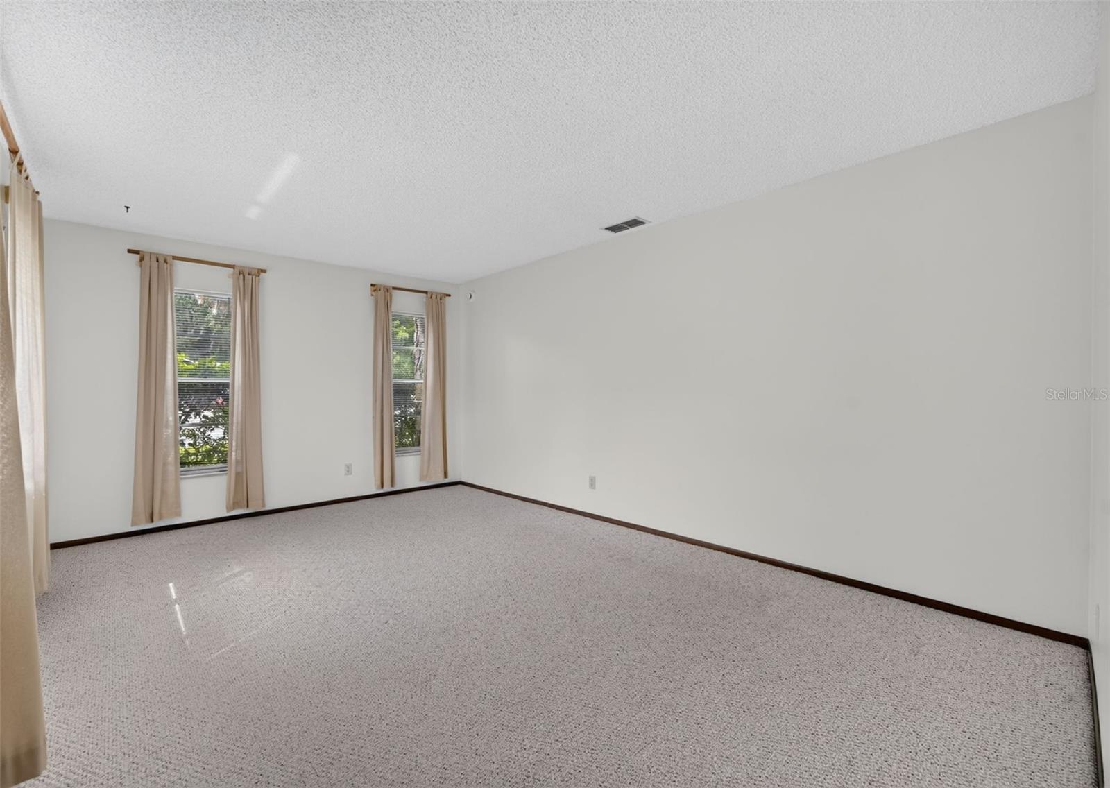 615 Pearl Rd Property Photo 5