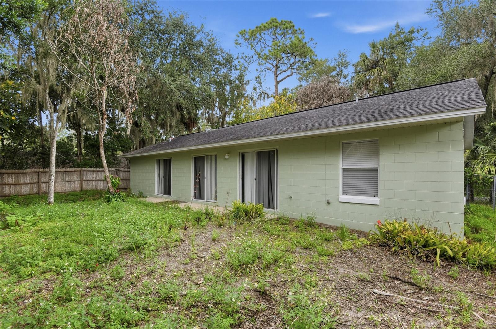 235 Toms Rd Property Photo 5