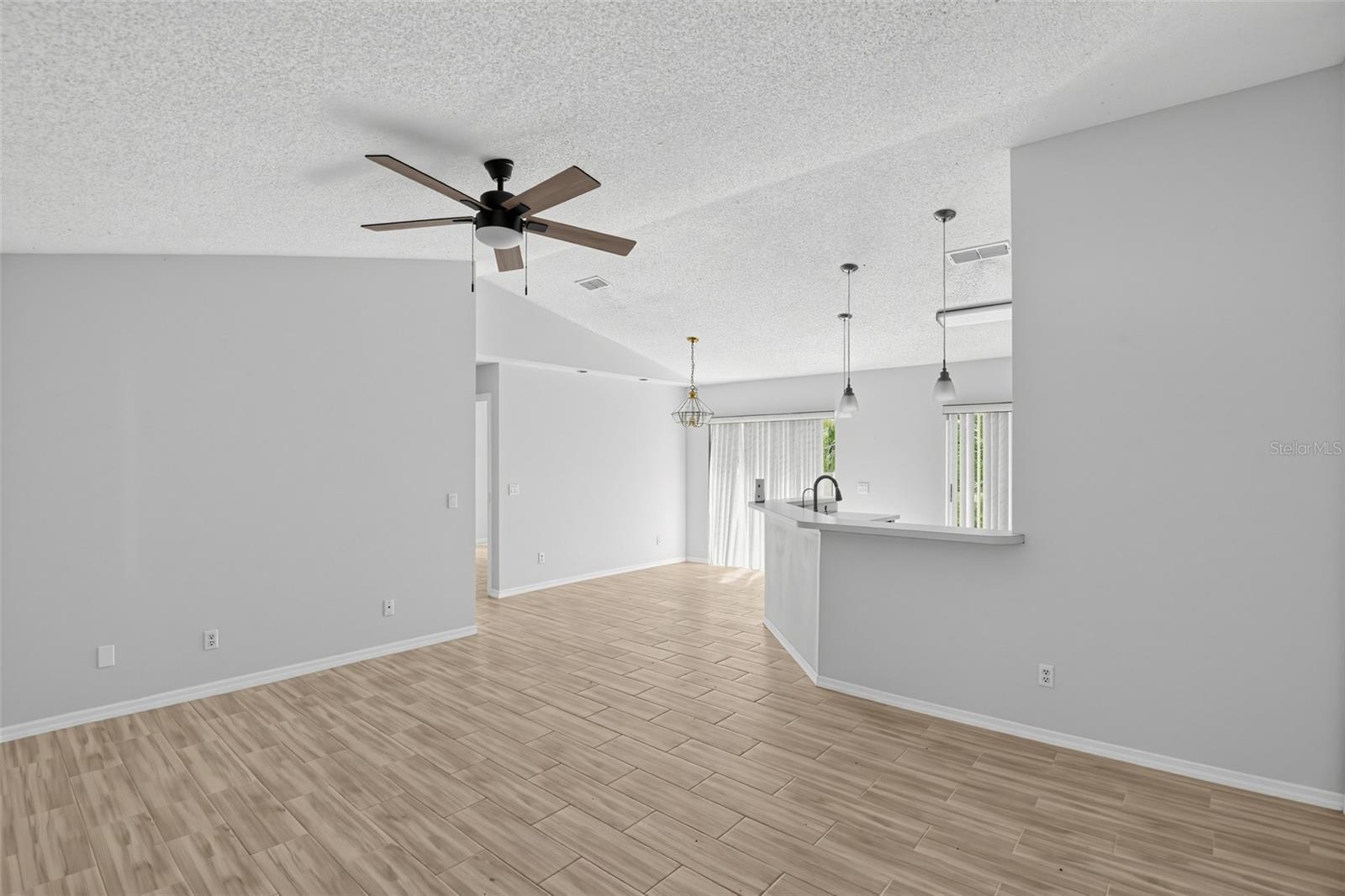 235 Toms Rd Property Photo 9