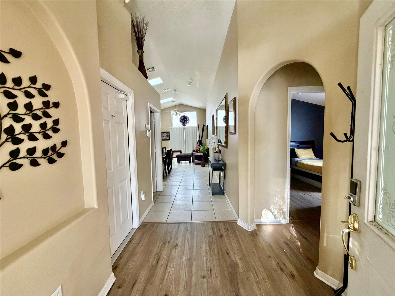 2564 Bear Creek Ct Property Photo 2