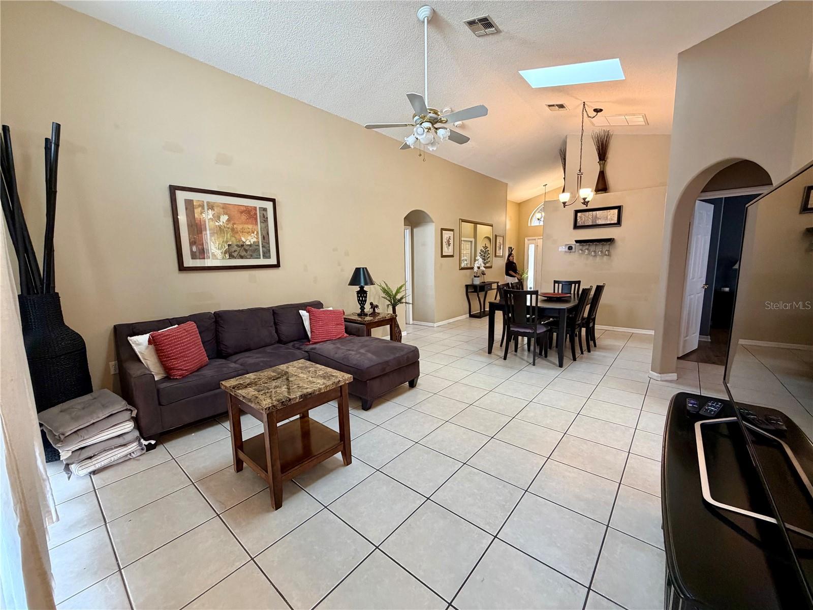 2564 Bear Creek Ct Property Photo 4