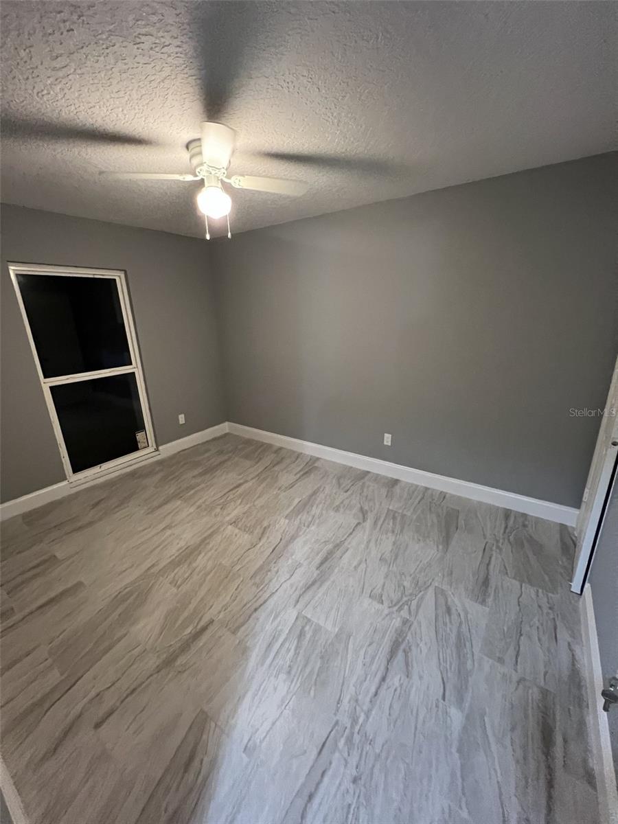 7712 Killian Dr Property Photo 3