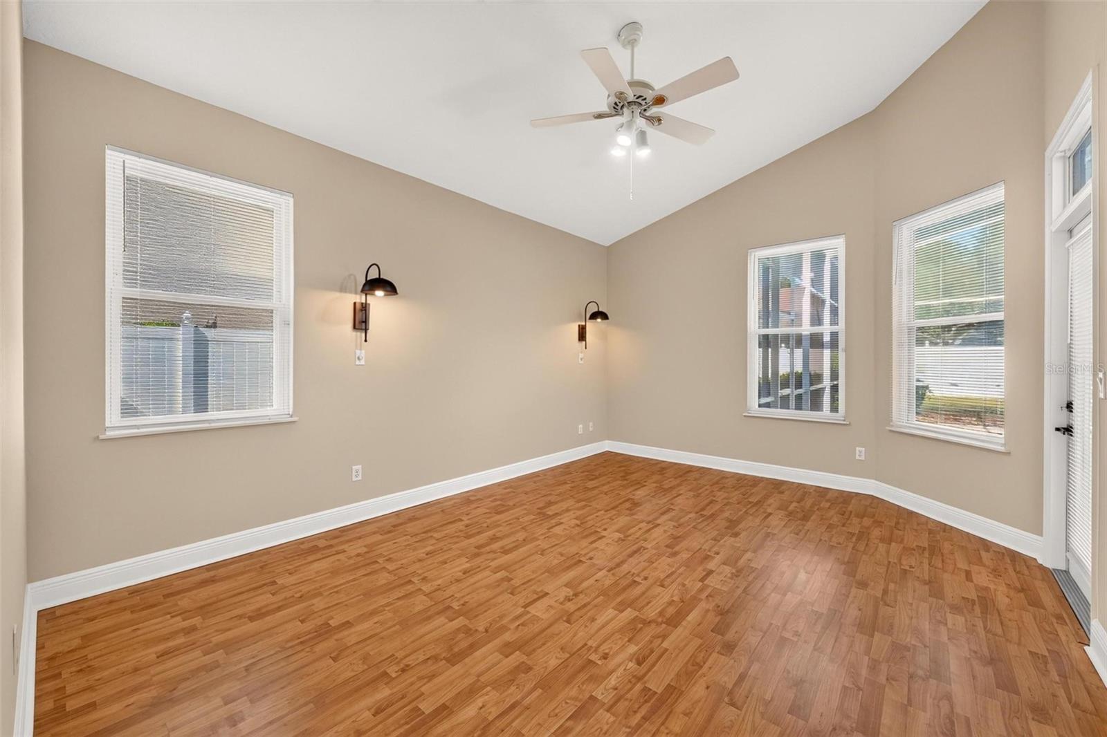 5206 Hawford Cir Property Photo 39