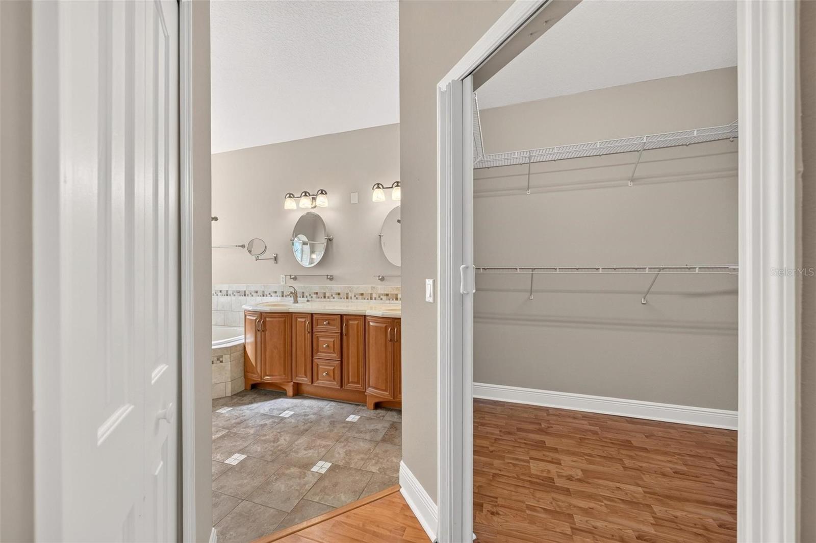 5206 Hawford Cir Property Photo 42