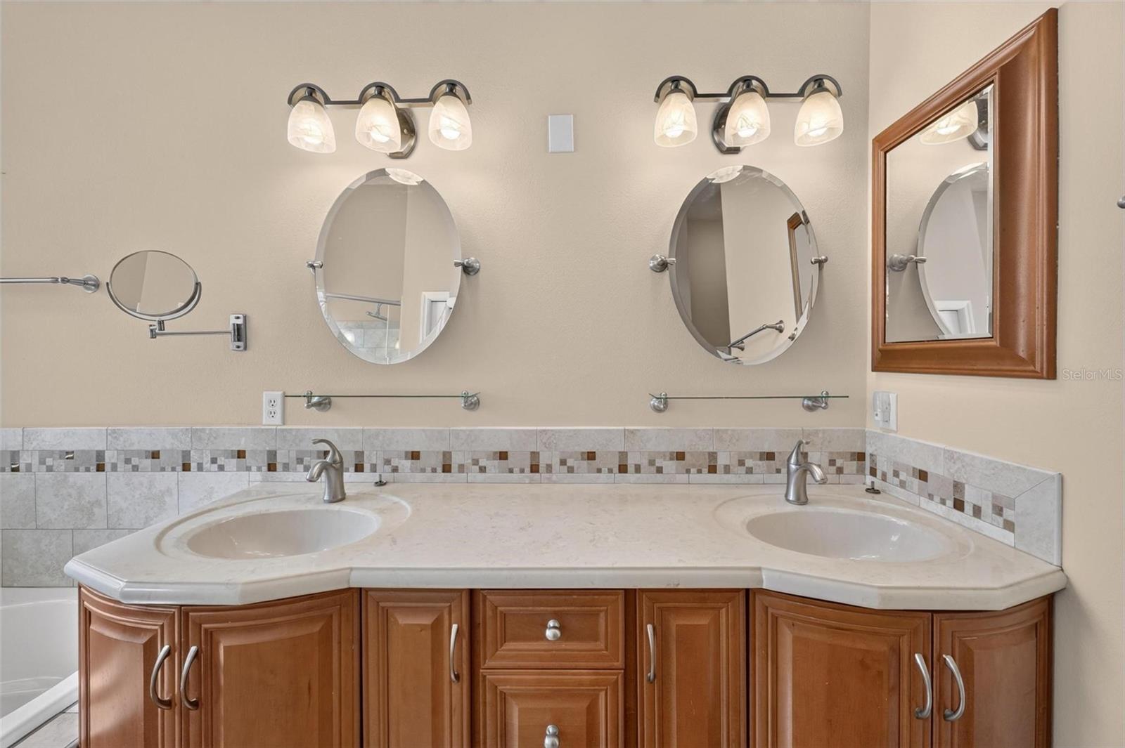 5206 Hawford Cir Property Photo 46