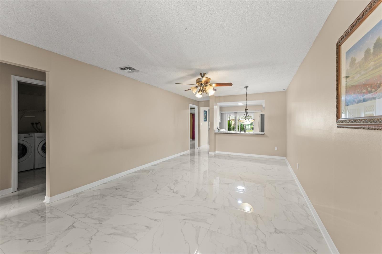 1285 Heritage Ln Property Photo 6