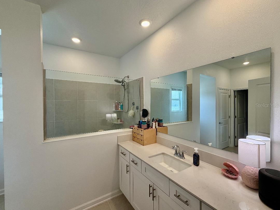 693 Peroni Ave Property Photo 11