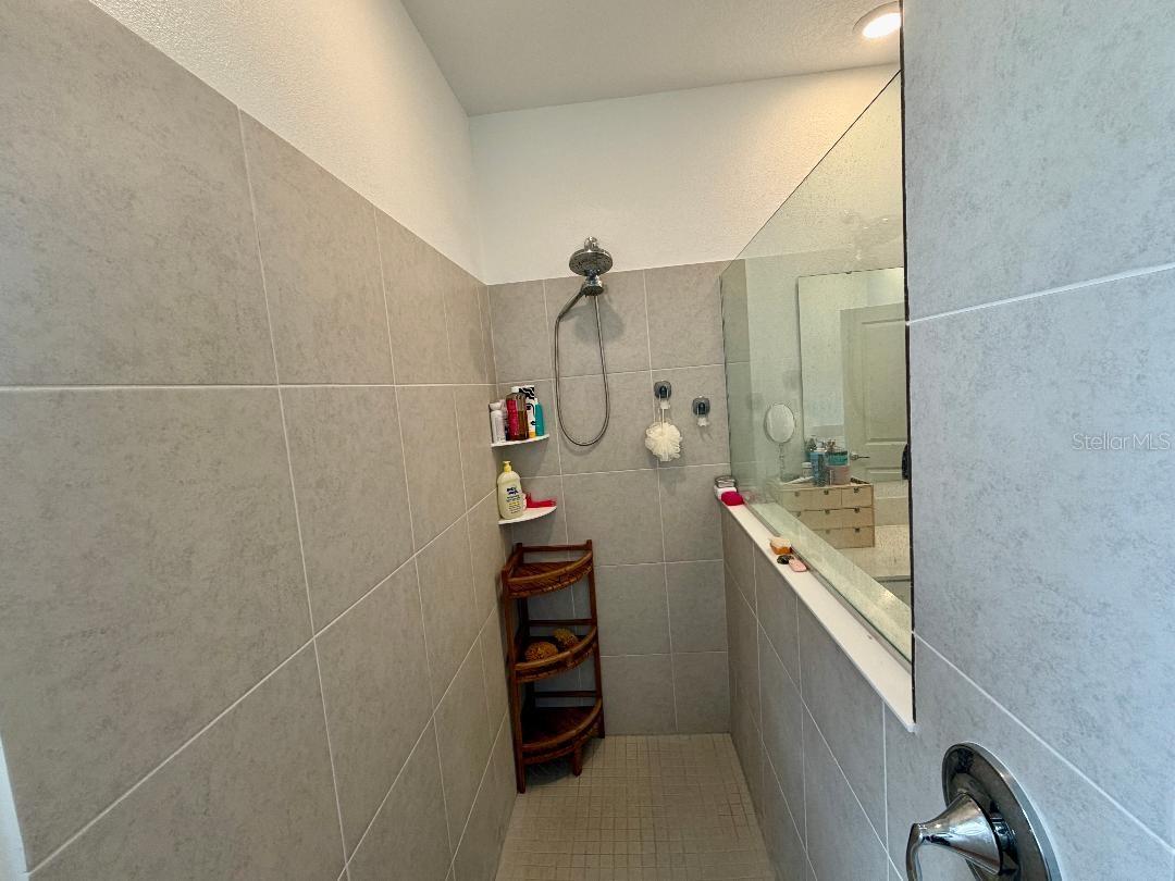 693 Peroni Ave Property Photo 11