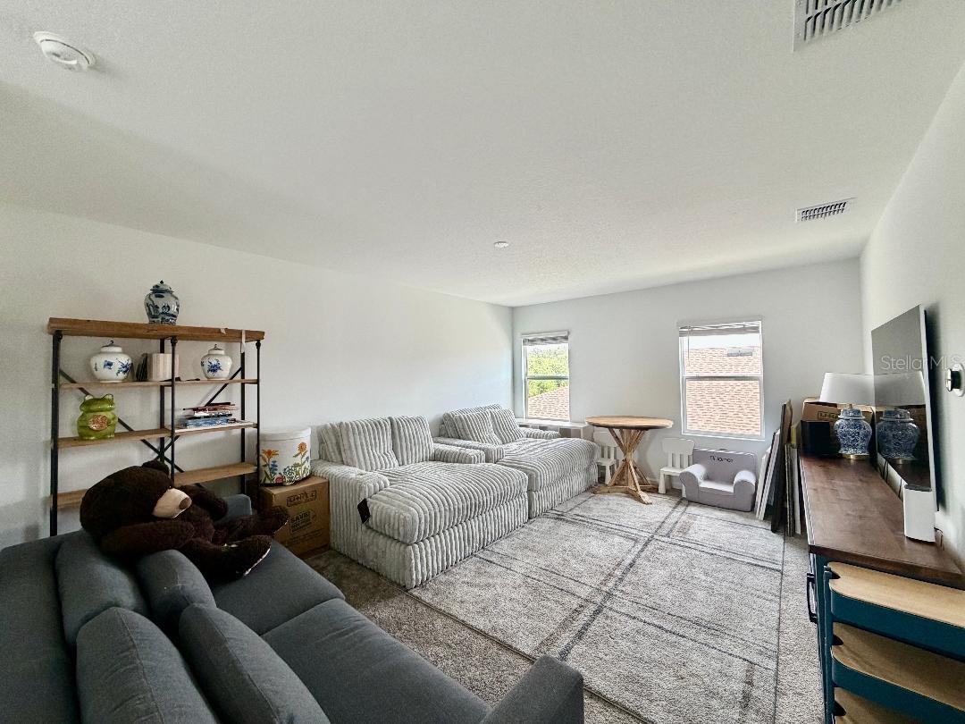 693 Peroni Ave Property Photo 14