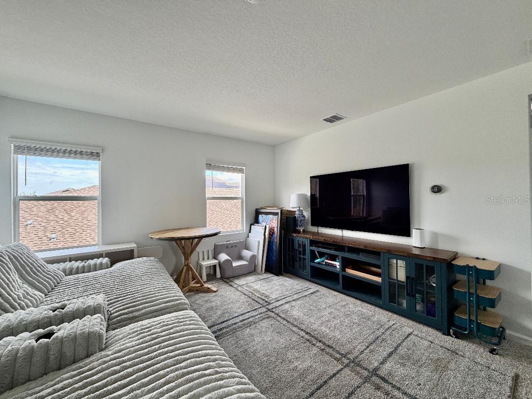 693 Peroni Ave Property Photo 16