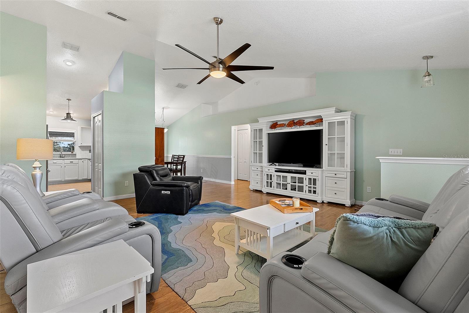 10828 Crescent Ridge Loop Property Photo 6