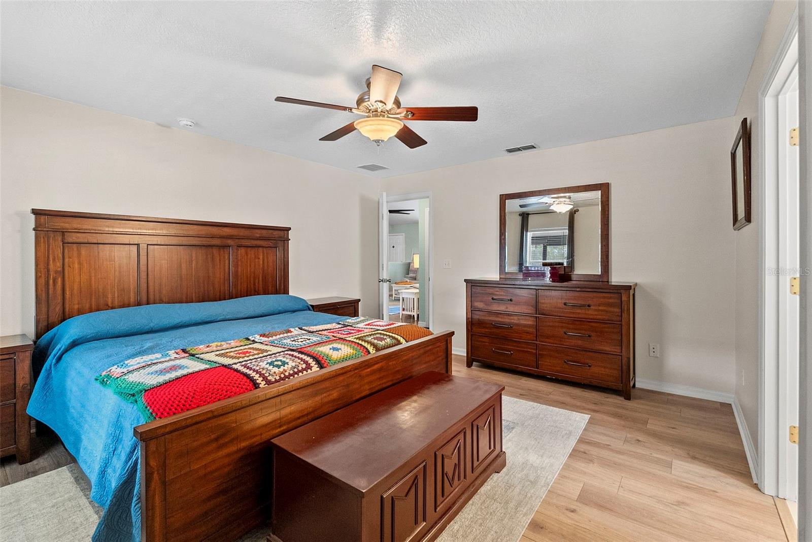 10828 Crescent Ridge Loop Property Photo 13