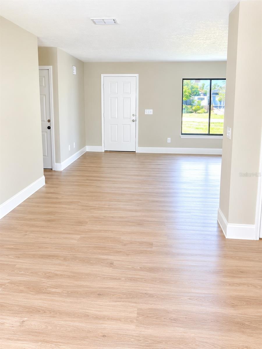 1845 Portview Ave Property Photo 3