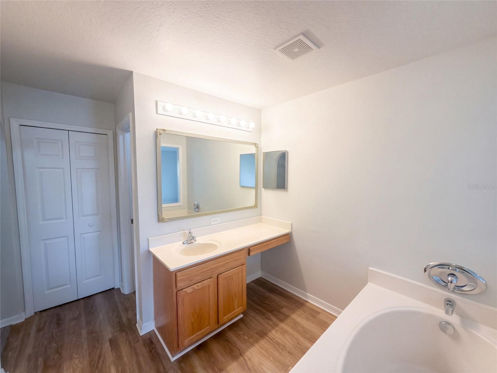 1818 Superior Ct Property Photo 16