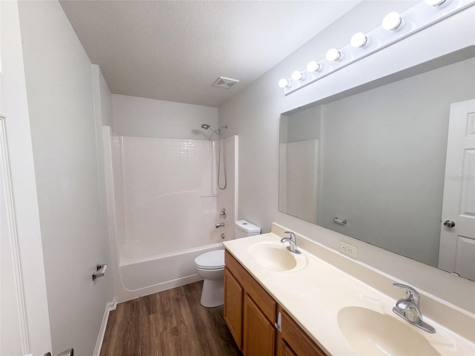1818 Superior Ct Property Photo 19