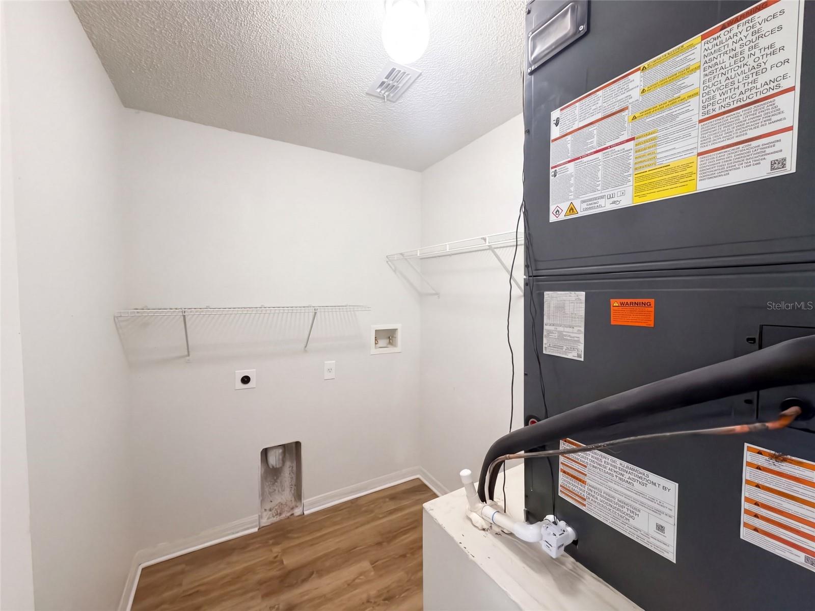 1818 Superior Ct Property Photo 20