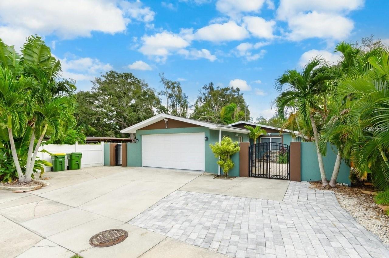 2598 WOOD ST Property Photo 1