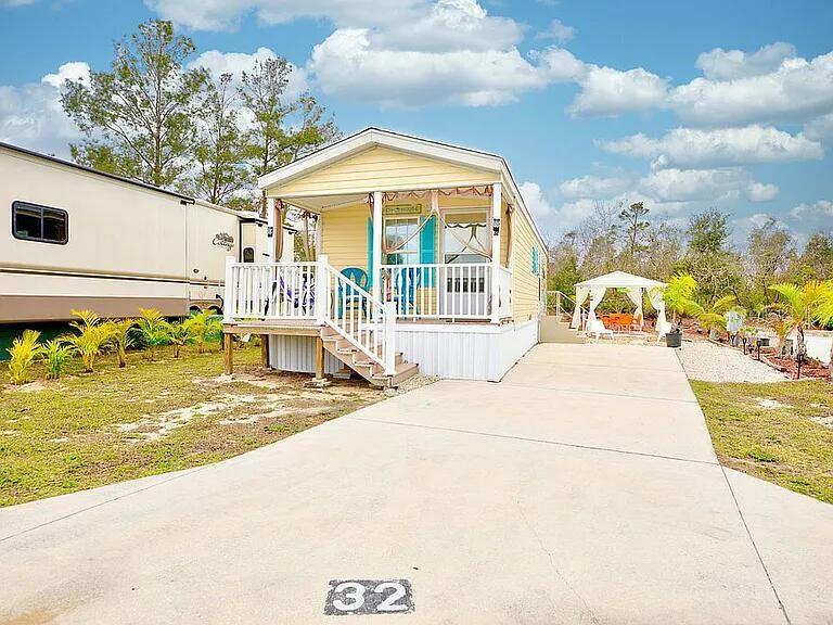 32 Grassy Lake Cir Property Photo 1