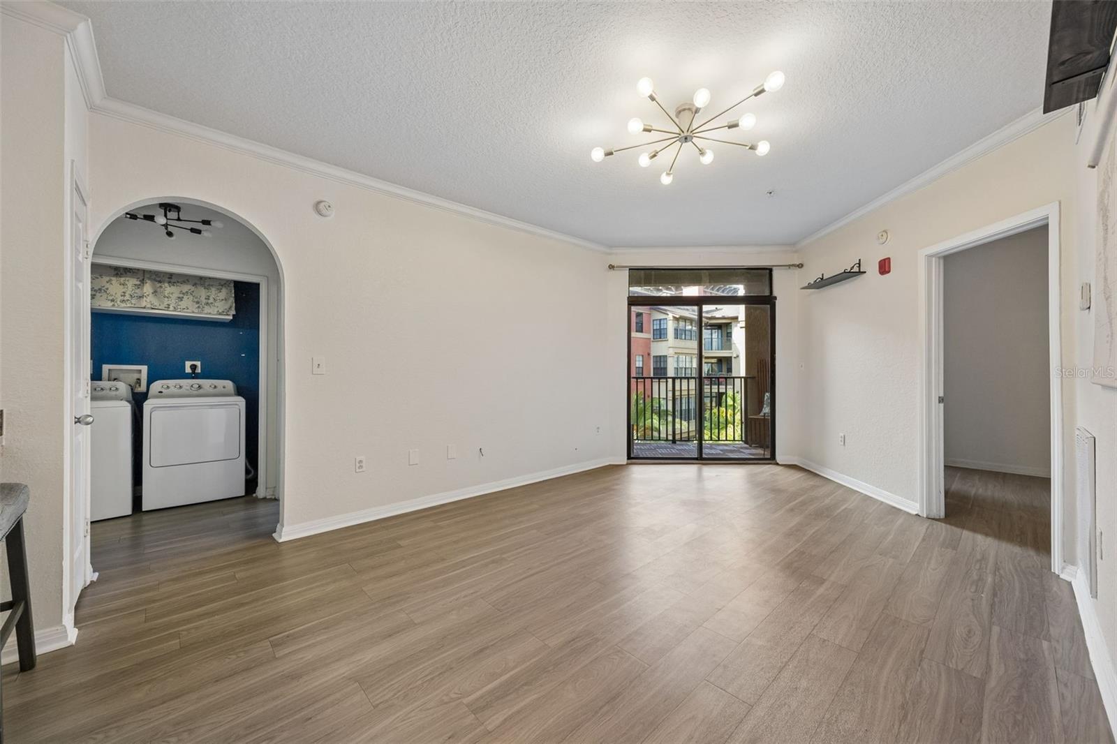 911 N Orange Ave #411 Property Photo 4