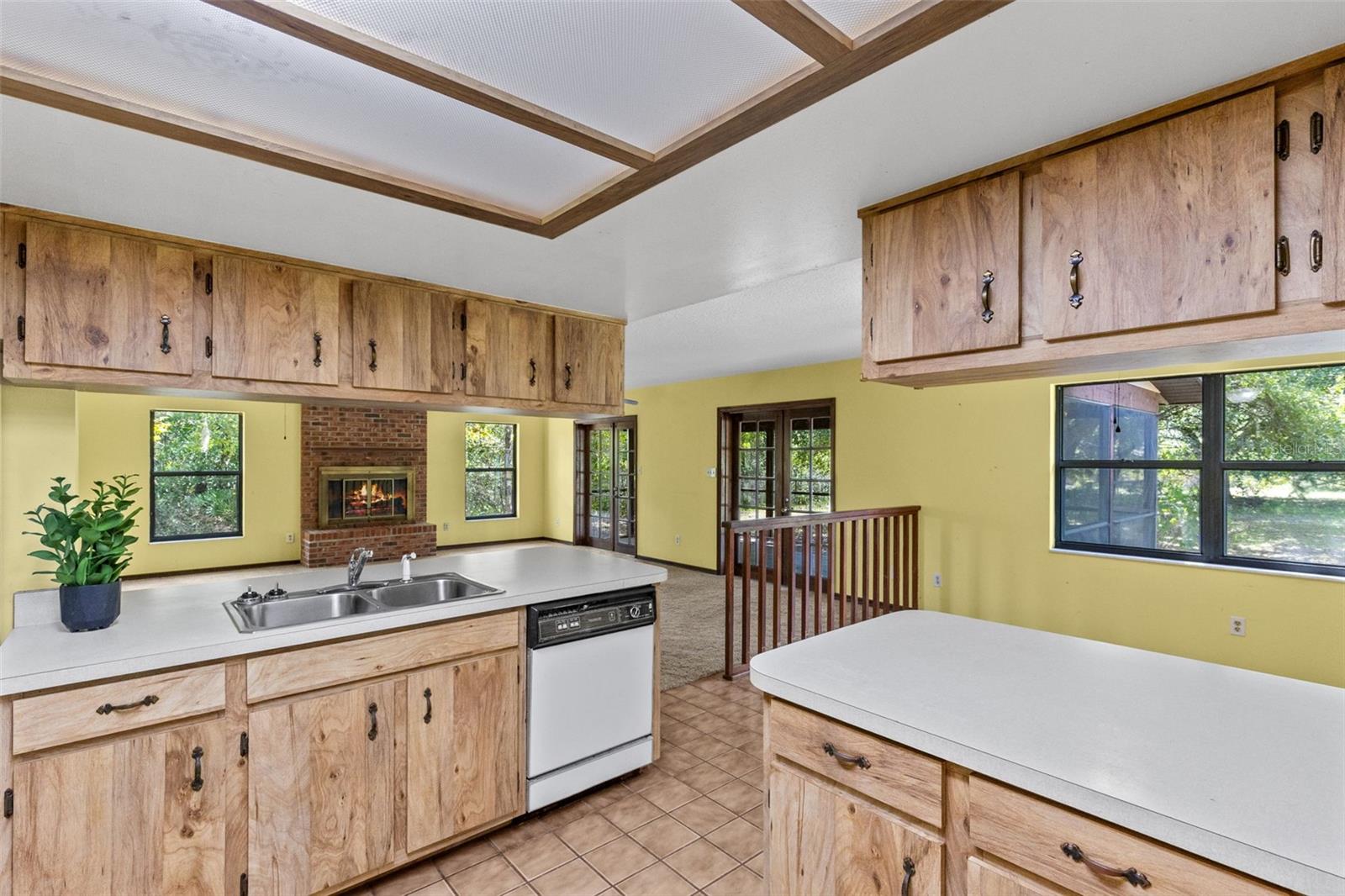 377 Riverwoods Trl Property Photo 7