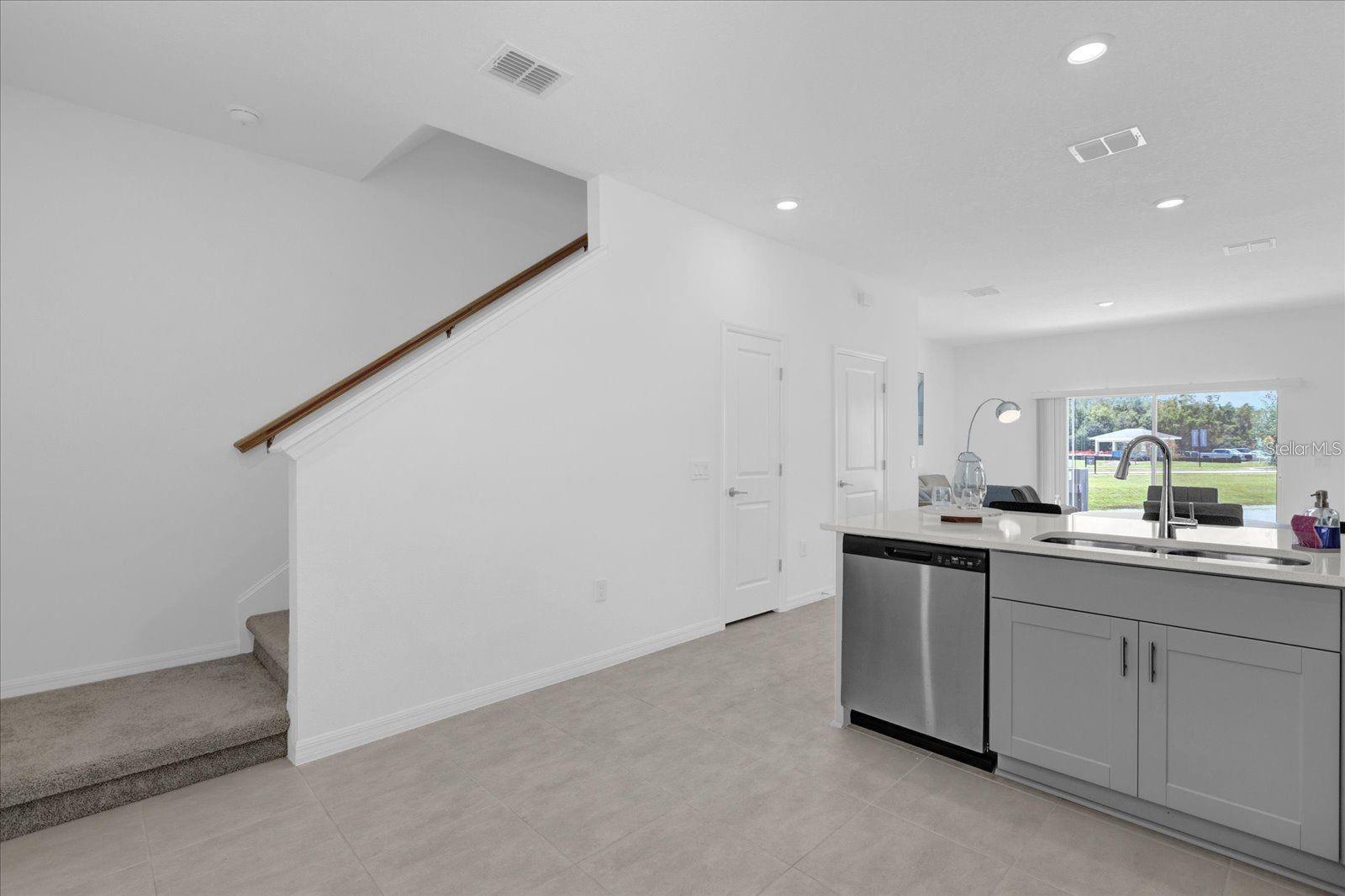 3221 Skyline Loop Loop Property Photo 12