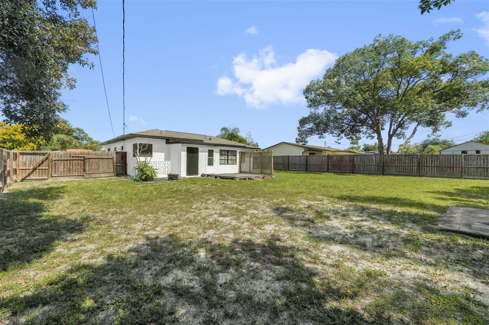 675 Hager St Property Photo 22