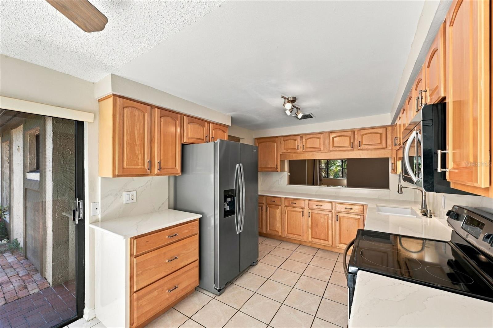 635 Woodridge Dr Property Photo 9