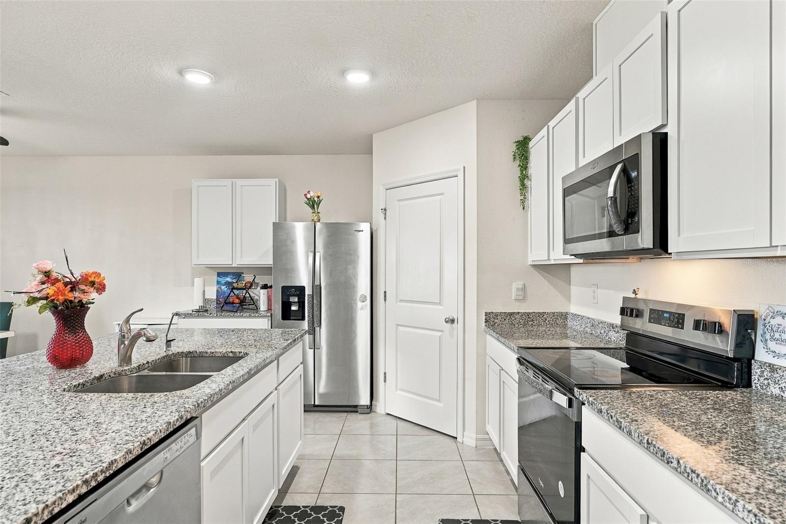 4171 Basinside Ct Property Photo 8