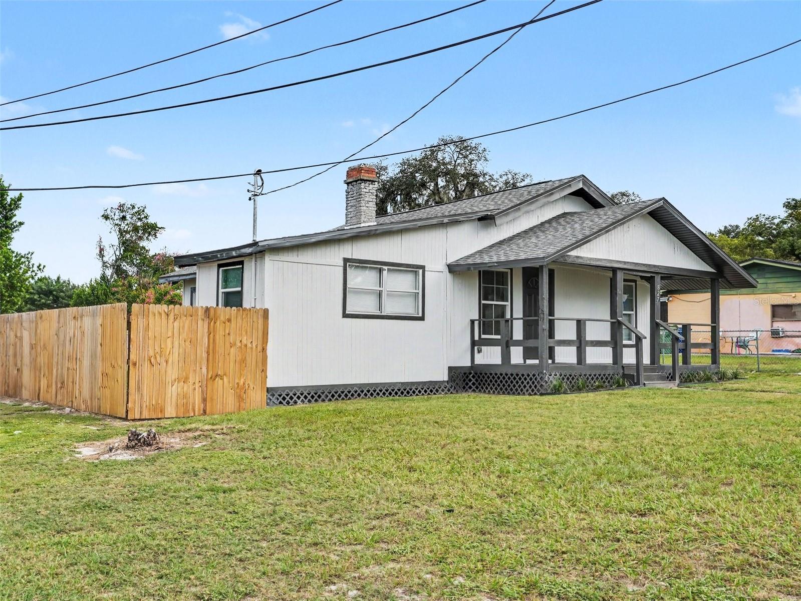 827 Avenue O Sw Property Photo 2