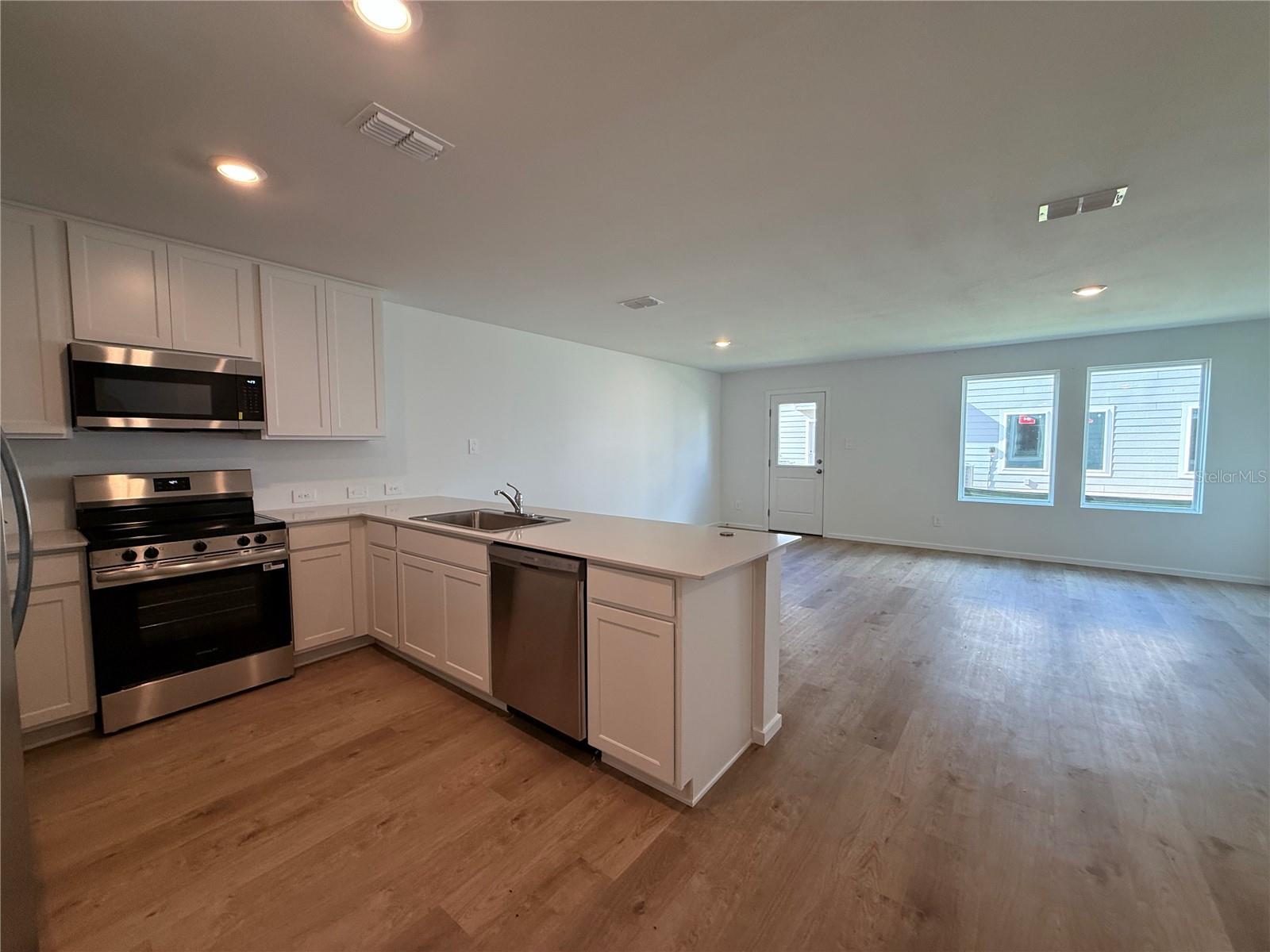1054 Twins St Property Photo 5