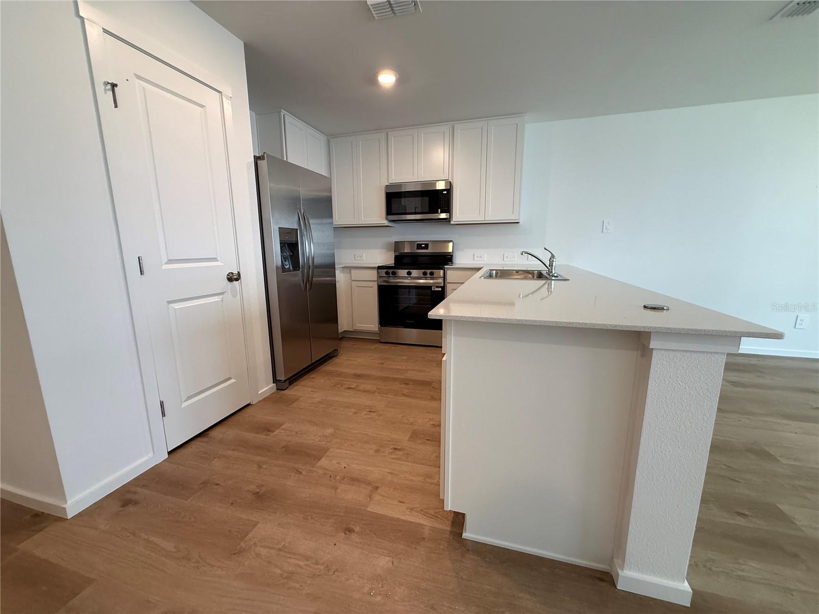 1054 Twins St Property Photo 7