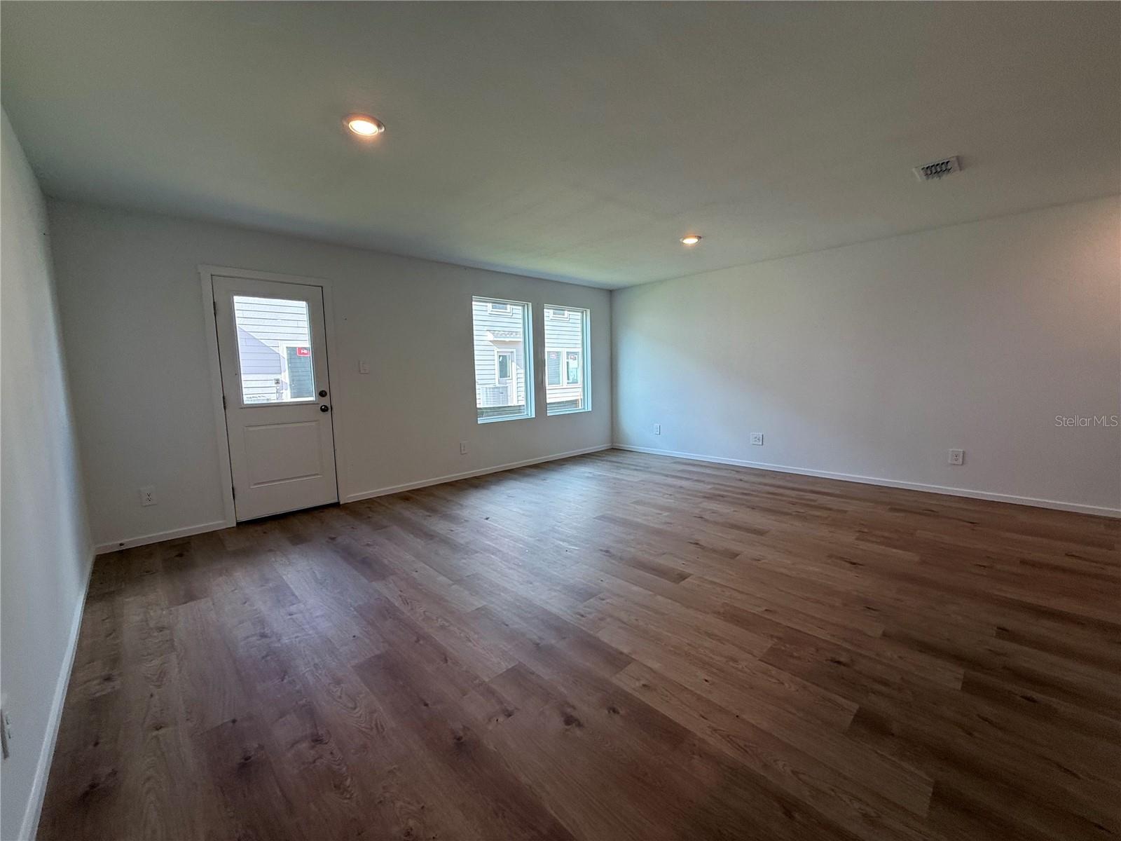 1054 Twins St Property Photo 12