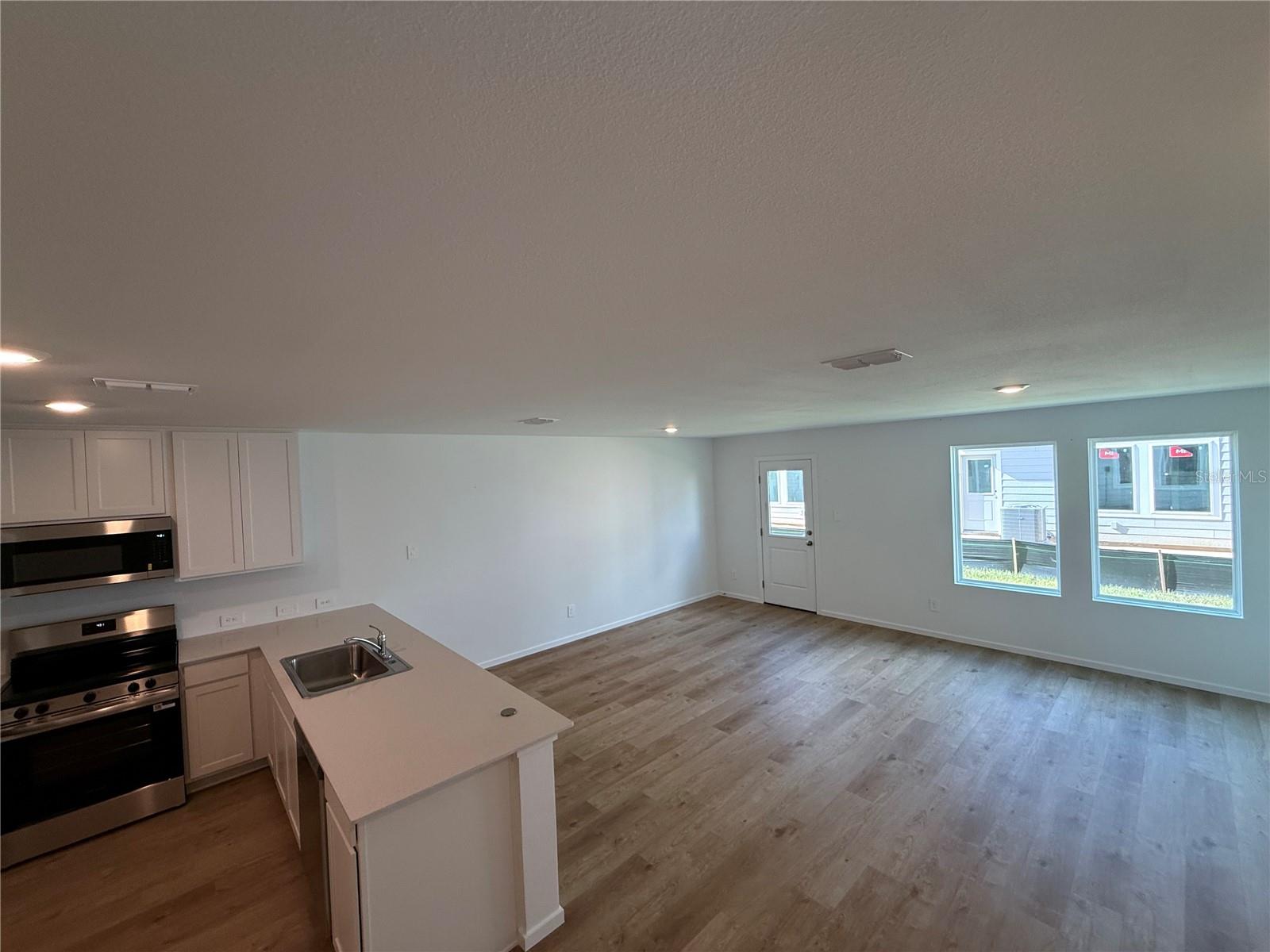 1054 Twins St Property Photo 17