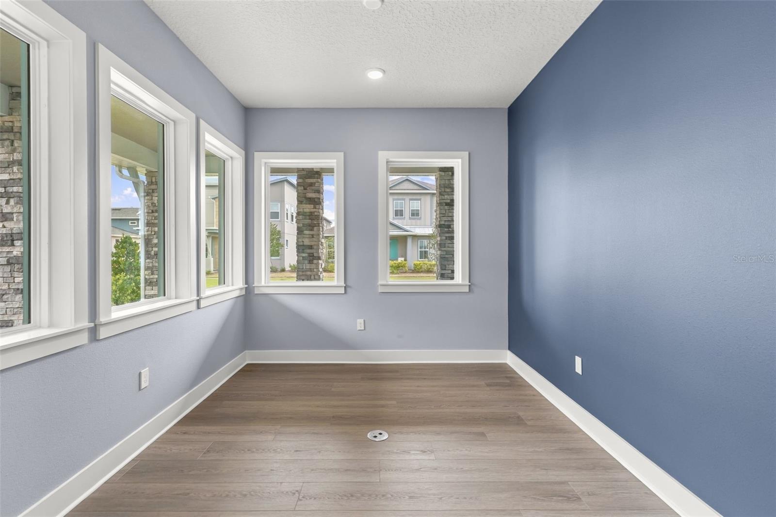 10061 Gobat Aly Property Photo 11