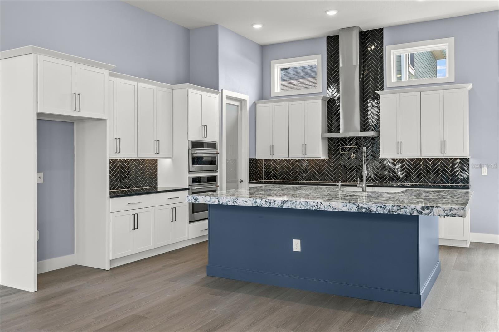 10061 Gobat Aly Property Photo 22
