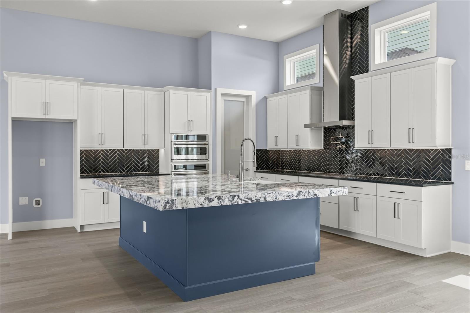 10061 Gobat Aly Property Photo 23