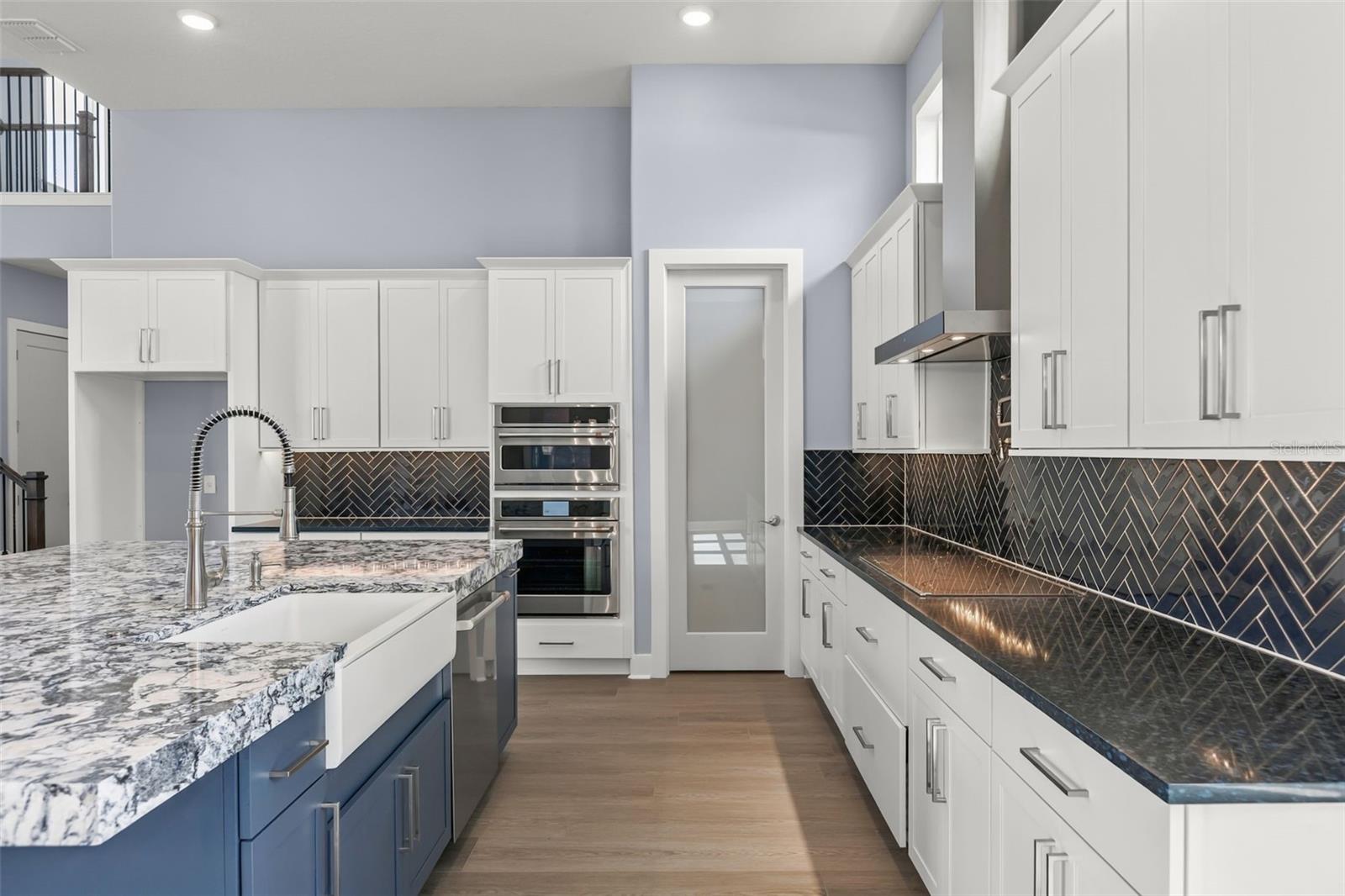 10061 Gobat Aly Property Photo 24