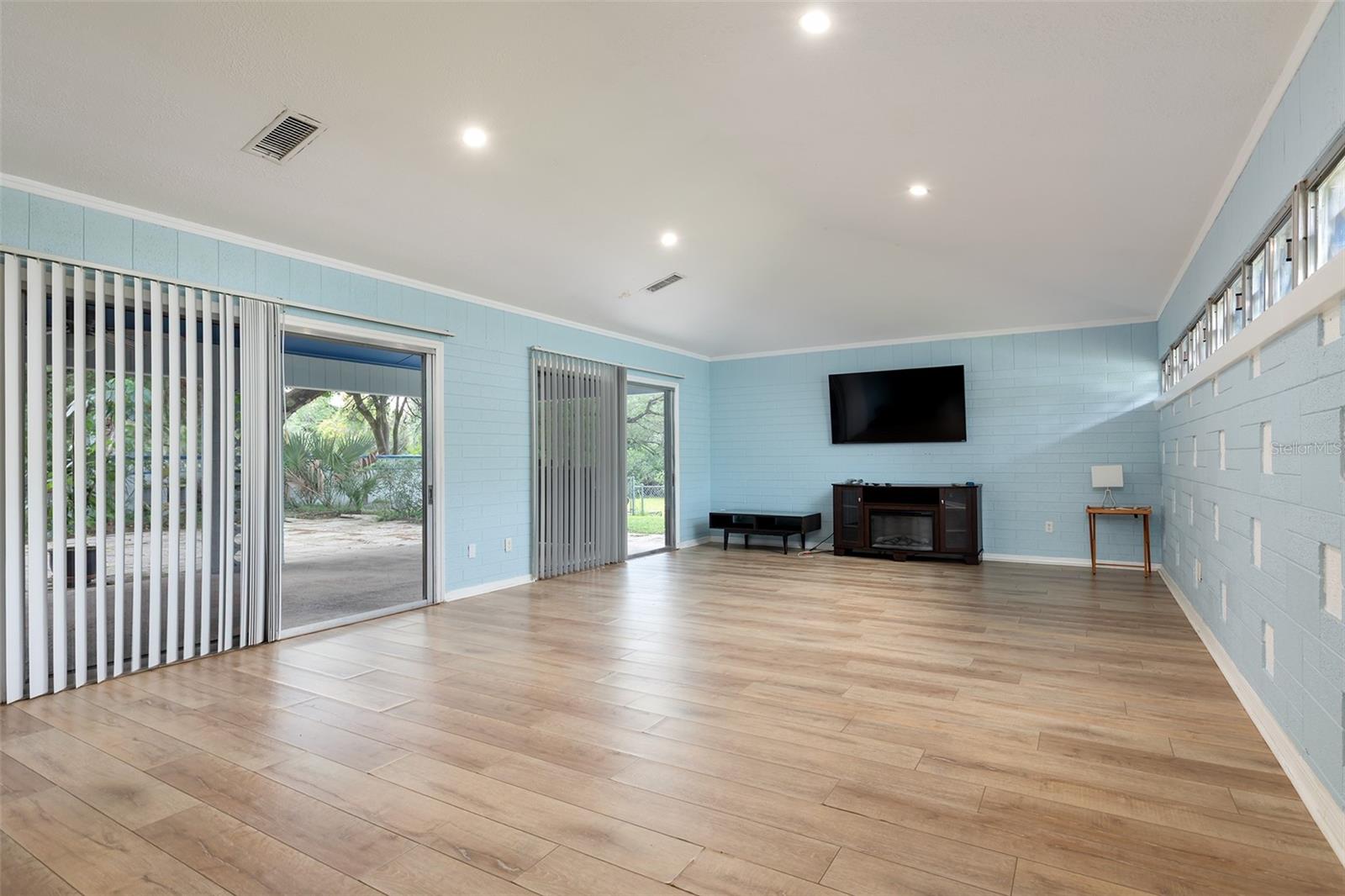 3220 Tradewinds Trl Property Photo 3