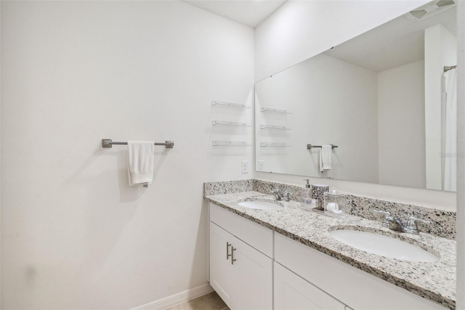 407 Charlotte Way Property Photo 23