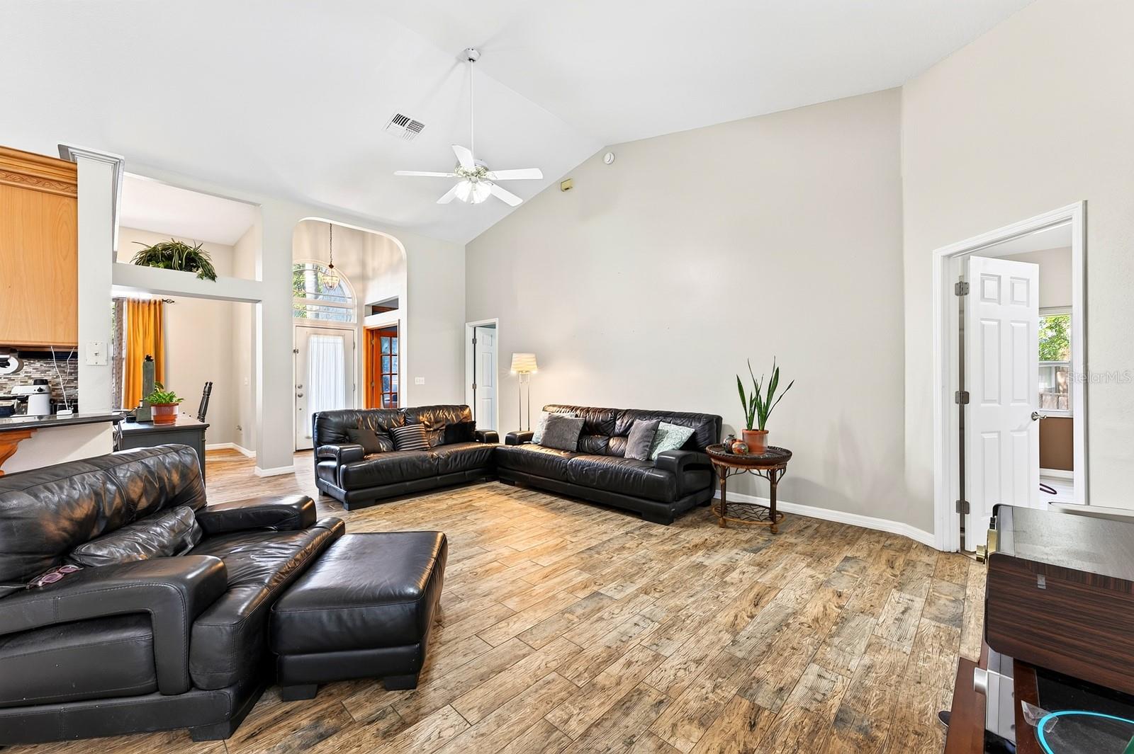 1648 Cypress Woods Cir Property Photo 12