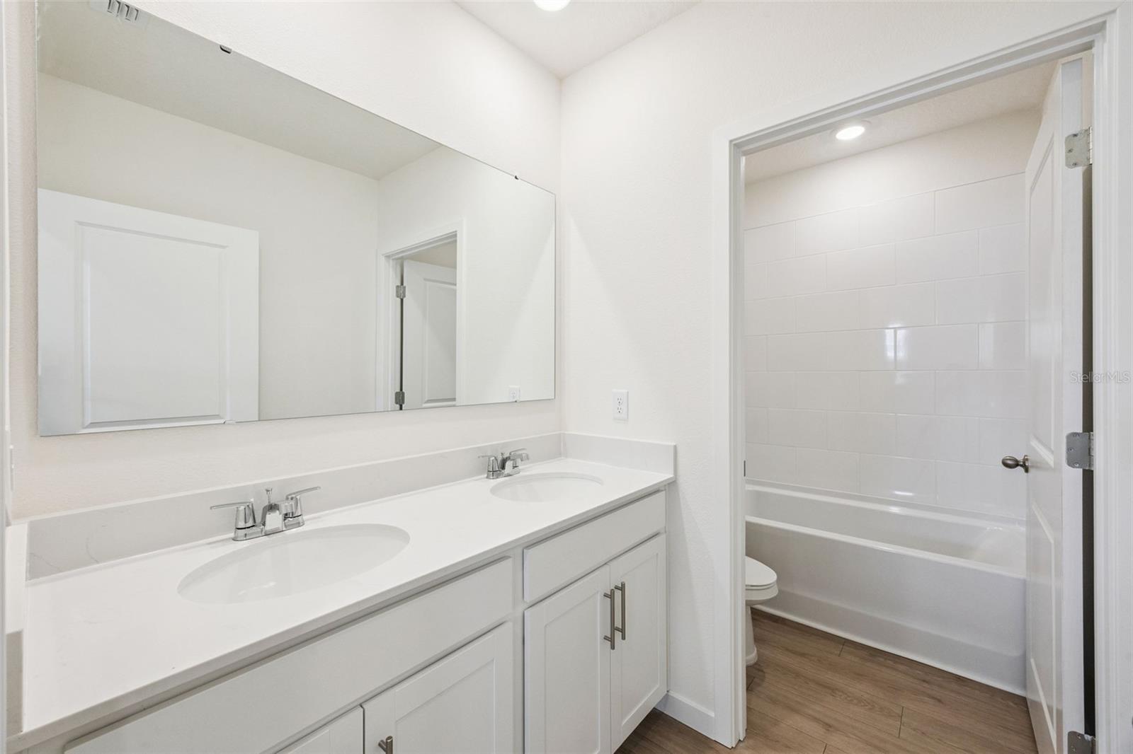 5249 Marshelder St Property Photo 17