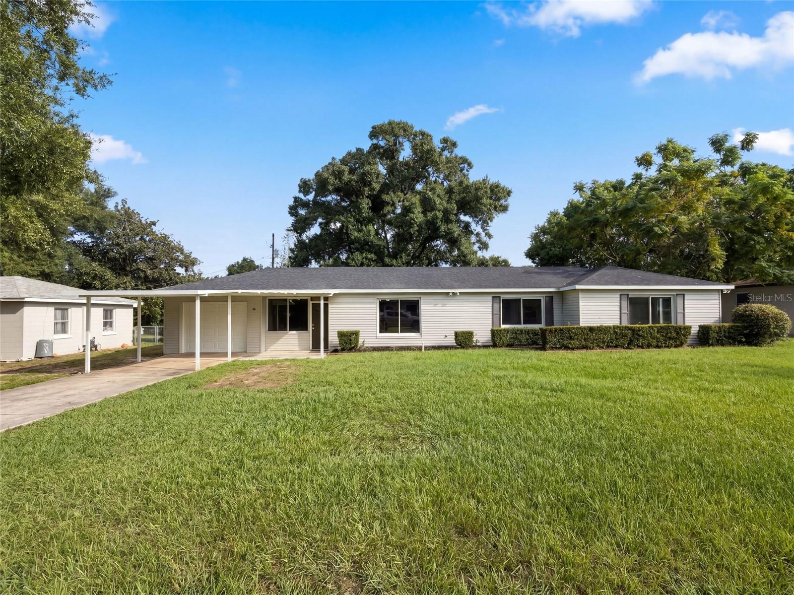 411 W Seminole Ave Property Photo 1