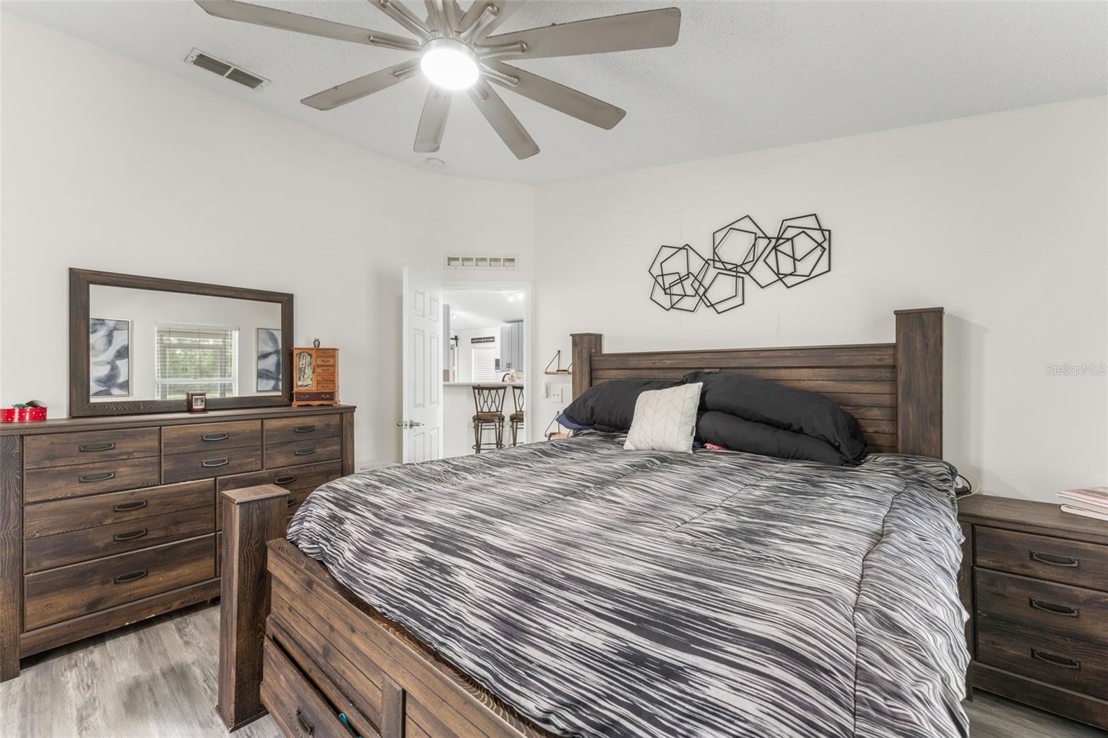 1827 Corner Meadow Cir Property Photo 18