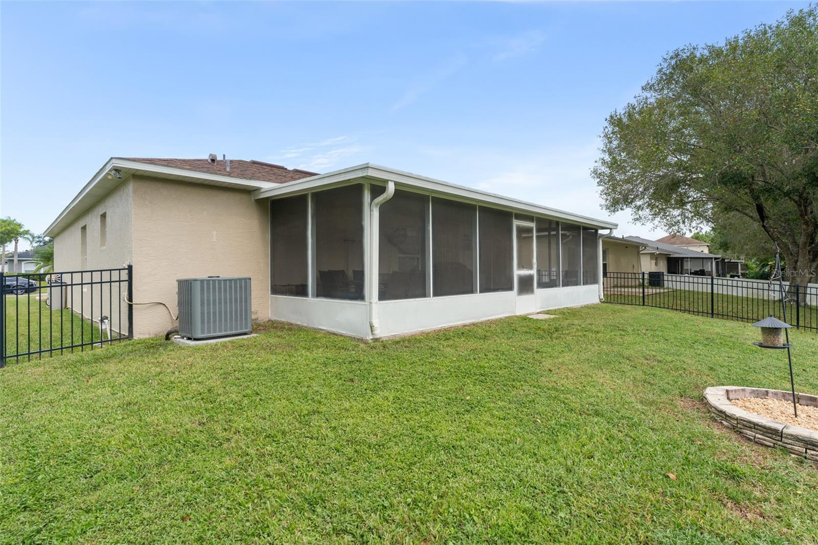1827 Corner Meadow Cir Property Photo 35