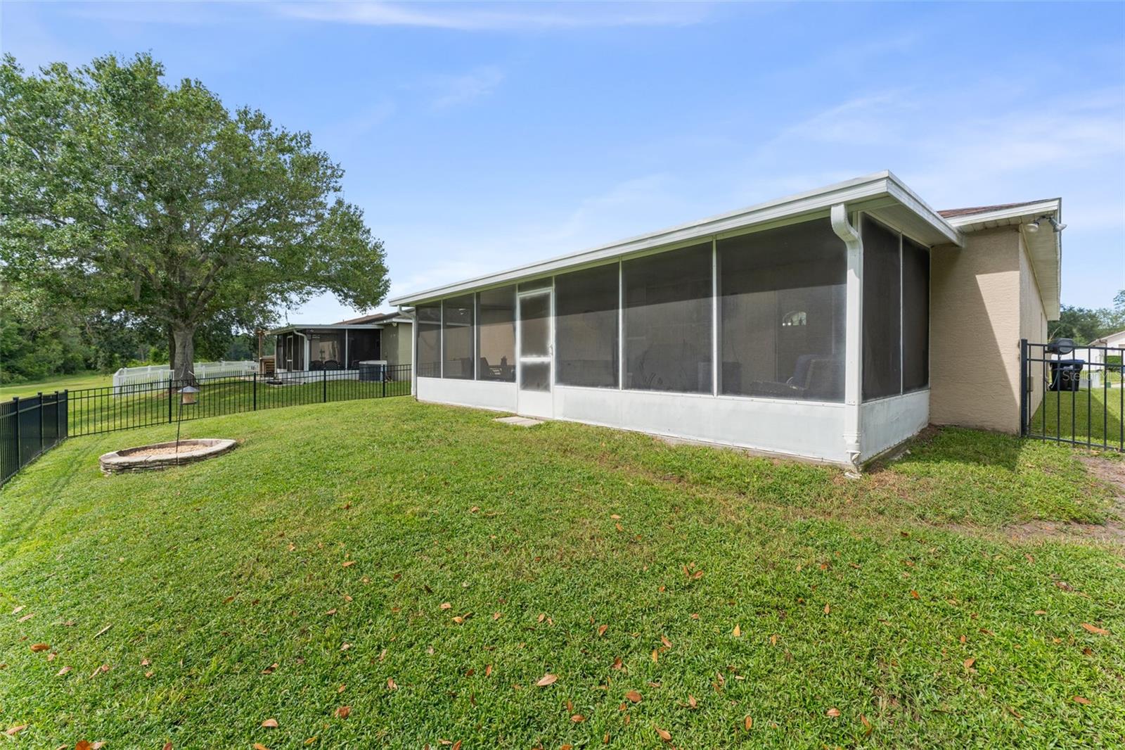 1827 Corner Meadow Cir Property Photo 37