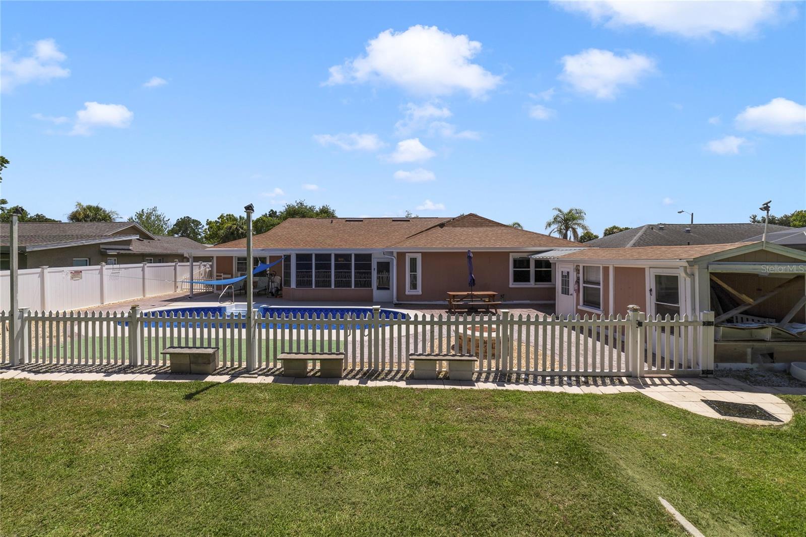 12631 Indiana Woods Ln Property Photo 2